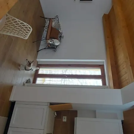 Angolhouse 2 Сироло