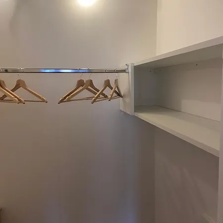 Angolhouse 2 Сироло